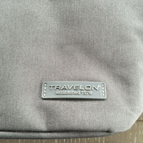 Travelon Anti-theft Classic Gray Crossbody Travel Everyday Bag Multi Pockets - Picture 13 of 16